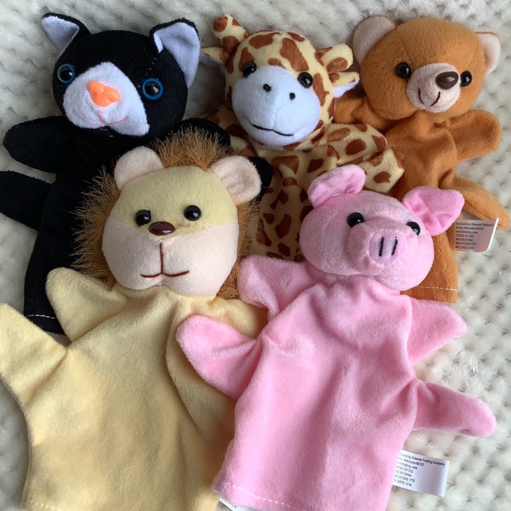 Lot of 5 Oriental Trading Company Hand Puppets Bear, Lion, Giraffe, Pig and Cat
